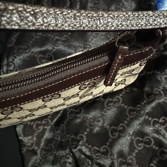 Gucci Brown Monogram Shoulder Bag - Picture 12 of 13
